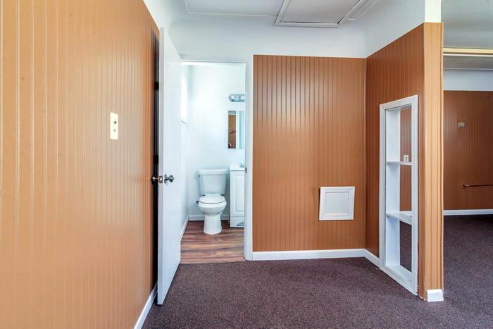 Paradise Motel - Real Estate Photos (newer photo)